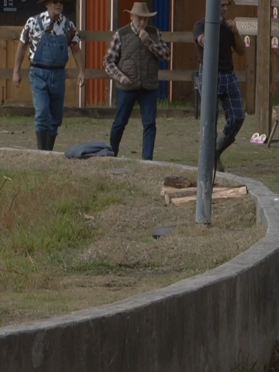 Mi granjera #Bea es toda una experta en guajolotes 🦃 y ahora se convertirá en 