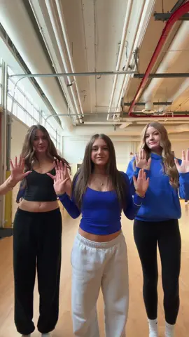 Tag your bsf! #fyp #dance #viral #trending #fypシ゚viral @Sofia 🤍 @chandler 