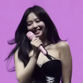 شحنك هو نسبه حبك لي؟🙌🏽#ام_عامر🇰🇼🇸🇦 #جيني #jennie #deadlinetour #فانكام 