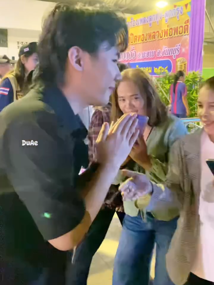 น้องลีโอก่อนขึ้นเวทีถ่ายรูปกับแฟนคลับ🥰🥰🐯 Cr.เพจ Witsanu Khotcharat🫰 #ลีโออธิป #ลีโอเองนะครับ #วัดหนองอ้อจันทบุรี #ยุ้งข้าวเรคคอร์ด #เทรนวันนี้ 