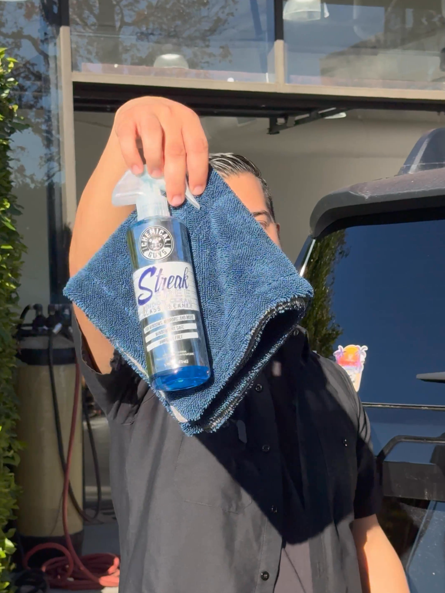 Streak Free + Clean Stroke =🤯 #streakfree #streakfreecleaning #glasscleaning #nostreaks #howto #glasscleaner #chemicalguys #chemicalguysdetailproducts #cartok #cartiktok #CleanTok