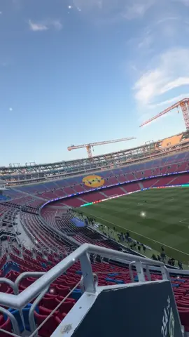 Die Champions League ist zurück im Camp Nou 🔥  #barcelona #campnou #barça 