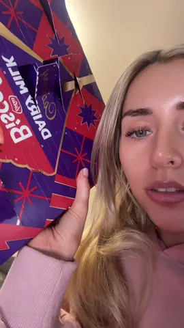 Every single door should be Biscoff ??? Cmon Cadbury sort it out @CadburyUK #adventcalendar #christmas #christmas2025 #xmas #chocolate 