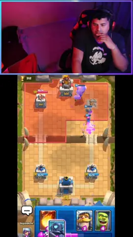 “El chat pidiendo el MONTAGORDAS 😂 yo buscando un chancho XXL” #mortexclips #mortexyaxel #clashroyale #streamer