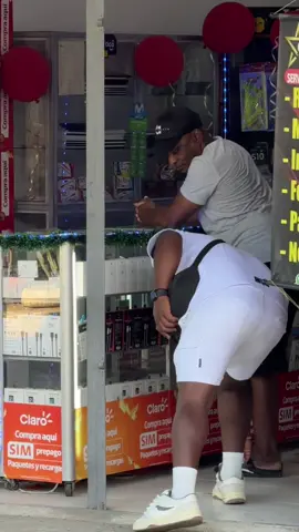 Ese dinero es mío! 😅 #Funny #andycortes #funny 