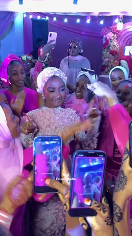 Bride ihsan and her friends  Planner @Exclusive_eventkn  @🅽🅾🆁🆃🅷🆂🅸🅳🅴 🆅🅸🅱🅴🆂  #fyp #viral 