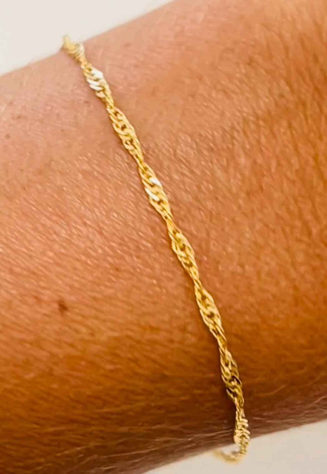 Dainty Gold Filled Singapore Bracelet #daintybracelet #daintybracelets #bracelets #jewelry #goldfilledjewelry 