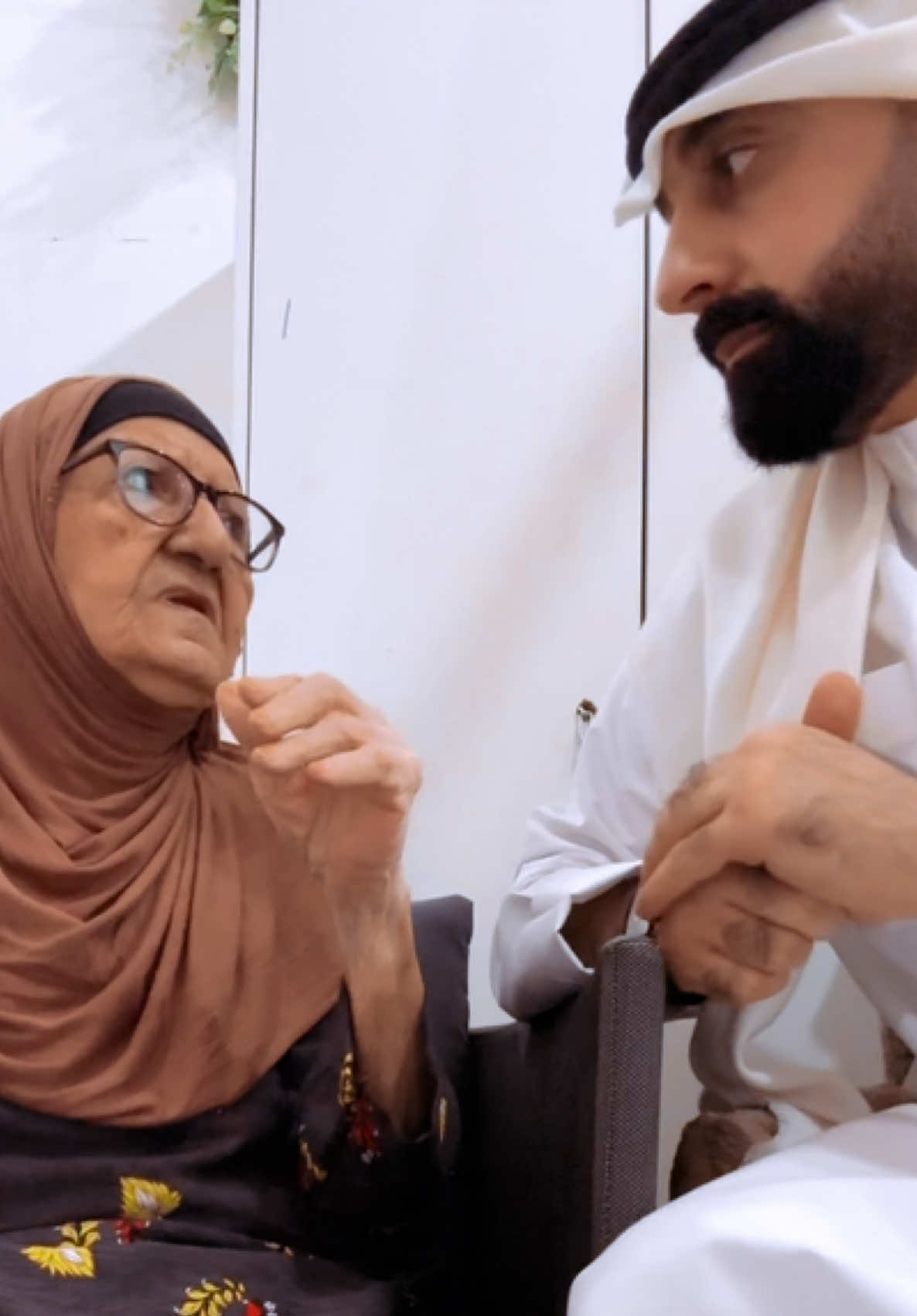 تتفقون ويا كلام جدتي ربي يطول بعمرها🤍؟!