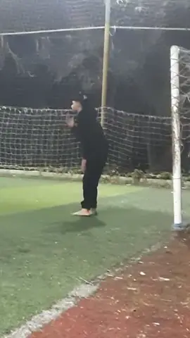 لما انزل حجز كورة مع صحابي و حد يقولي اقف جون #الشعب_الصيني_ماله_حل😂😂 