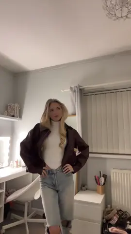 But he’s not as cool as meeee                               #luckygirlsyndrome #fyp #foryoupage❤️❤️ #lanadelrey #blonde 