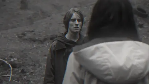 سواد اليل يبقى 🤍🪶🖤.