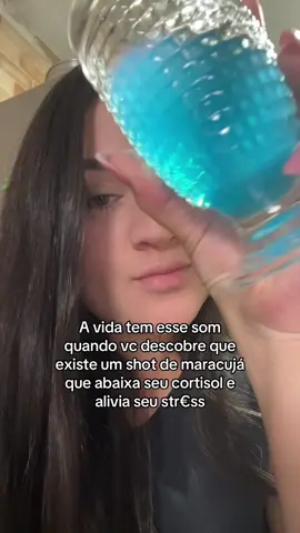 A vida é bela amgs, vc só precisa de um shot desse pra ficar + leve 🫶🏻 . . . #calmarespira #dy 