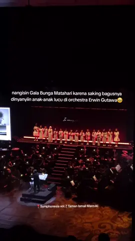 2024 nangis karena relate dgn lirik lagu Gala Bunga Matahari by Sal Priadi mid 2025 nangis karena lagu ini dibawain Tulus di Sama-Sama Tur yang nuansanya berubah ikhlas end 2025 nangis karena seindah itu lagi ini dibawain orchestra + anak-anak lucuuu🥹 Gala Bunga Matahari versi mana lagi yang harus ku dengar setelah ini✨️ #galabungamatahari #orchestra #jakarta 