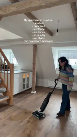 My apartment at its prime🫣 she will never see this level of cleanliness again 😭 #cleaninghacks #cleaning #apartmentliving #apartmentcleaning #cleaningtok 