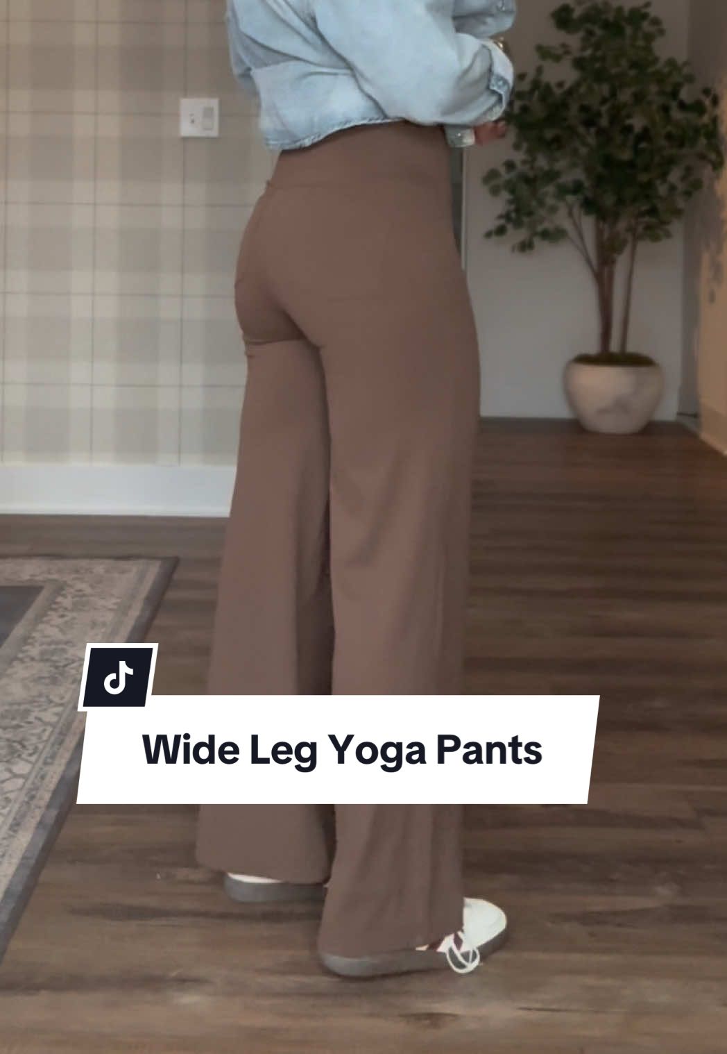 An elevated wide leg yoga pant? Yes, please! I’m wearing a small. I’ll link them! @Halara_official @Halara #halara #halarapants #yogapants #athleisure #wideleg   
