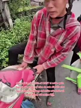 hình ảnh đẹp của người chiến sĩ CSGT vì nước quên thân vì dân phục vụ nhẹ nhàng nhắc nhở và tuyên truyền luật giao thông cho người dân hiểu nhiều hơn khi tham gia giao thông.... chức đồng chí hưng nhiều sức khỏe và hoàn thành tốt nhiệm vụ..