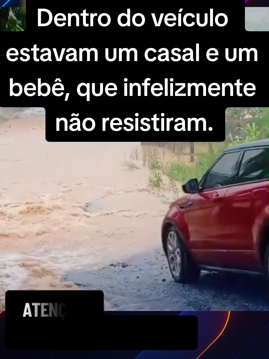 Uma tragédia devastadora marcou a manhã desta terça-feira (9) na região do Morro do Gato, em Palhoça. Uma Land Rover foi arrastada pela forte correnteza após o motorista tentar atravessar a água, que estava extremamente violenta por causa das chuvas intensas. Dentro do veículo estavam um casal e um bebê, que infelizmente não resistiram. A força da água levou o carro até um pontilhão, onde ficou submerso e preso, impossibilitando qualquer tentativa de resgate com vida. Equipes de emergência chegaram rapidamente, mas nada puderam fazer. Uma família inteira se foi em poucos minutos — um alerta doloroso sobre o perigo de enfrentar enchentes. 👉 Compartilhe esta notícia e fique atento! Segurança começa pela informação. ➡️ @prosperandoobrasil #Tragédia #Palhoça #Enchentes #Brasil #ChuvasFortes 