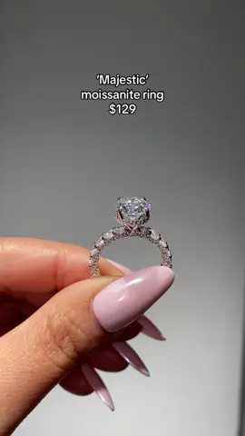 #moissanite #rings #giftforher #925sterlingsilver #engagementring 