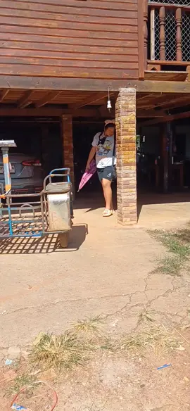 #แอบเปลี่ยนร่ม 🤣🤣 #FunnyVideos #คลิปตลก #spiritualgrowth #spirituality 