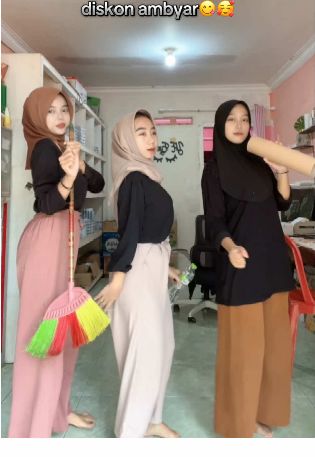 Join live sekarang yuk🫵🏻💗#fyp #ponytail #konten #hiburan #goyang 