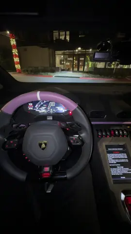 POV: She chose Harvey Dent #lamborghini #huracansto #huracan 