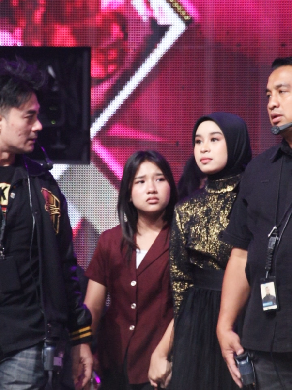 Mila siap siap ke kursi penonton buat ngasih support ke Valen 🤏 #milada7 #valenda7 #milen #dangdutacademy7 #fyp 