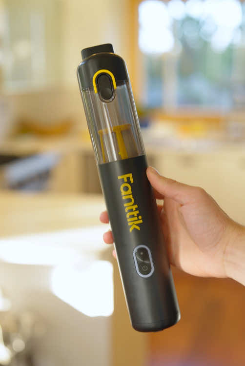 A powerful, all-in-one portable vacuum cleaner! Buy it for her as a Christmas gift now#fanttik #tiktokshopholidayhaul #TikTokshopBlackFriday #gifts #christmas #cars #vaccumcleaner #giftforhim #giftideas 