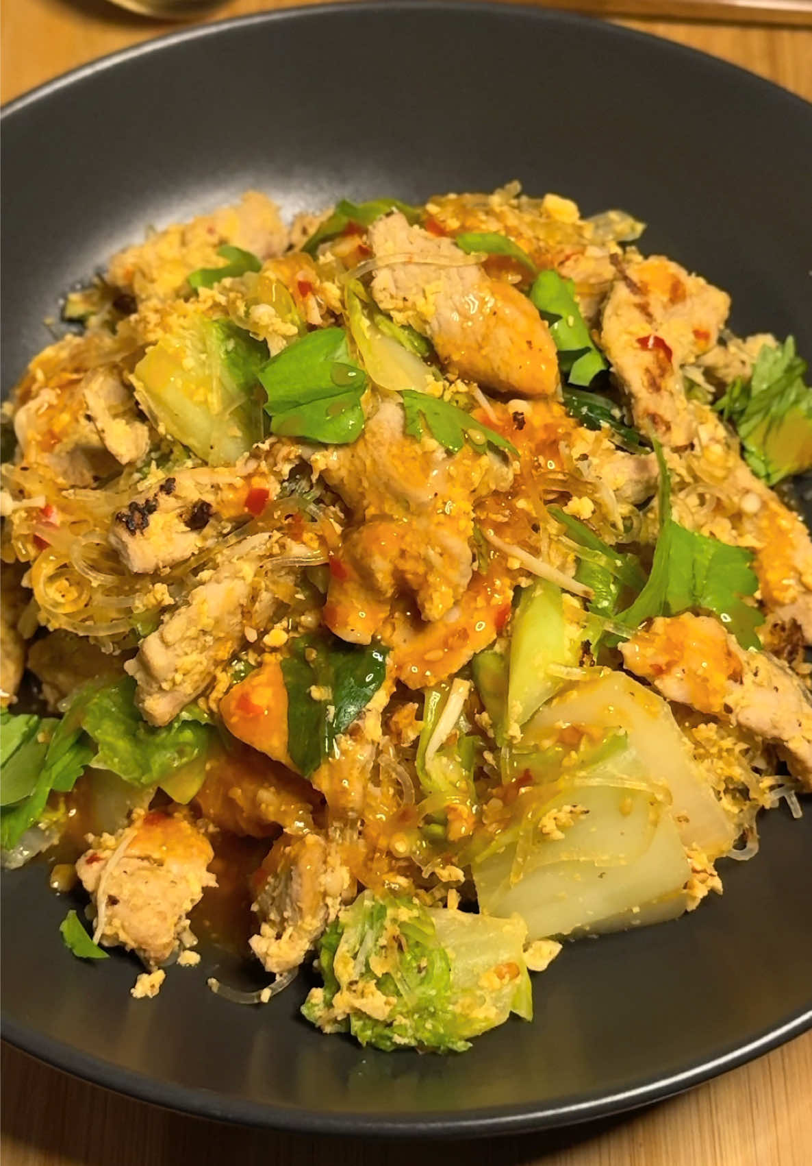 สุกี้แห้งไข่ข้นหมูหมักนมสด 😋👍  #ดิวพากิน #เข้าครัว #food #สุกี้แห้ง #ตาตีมือ 