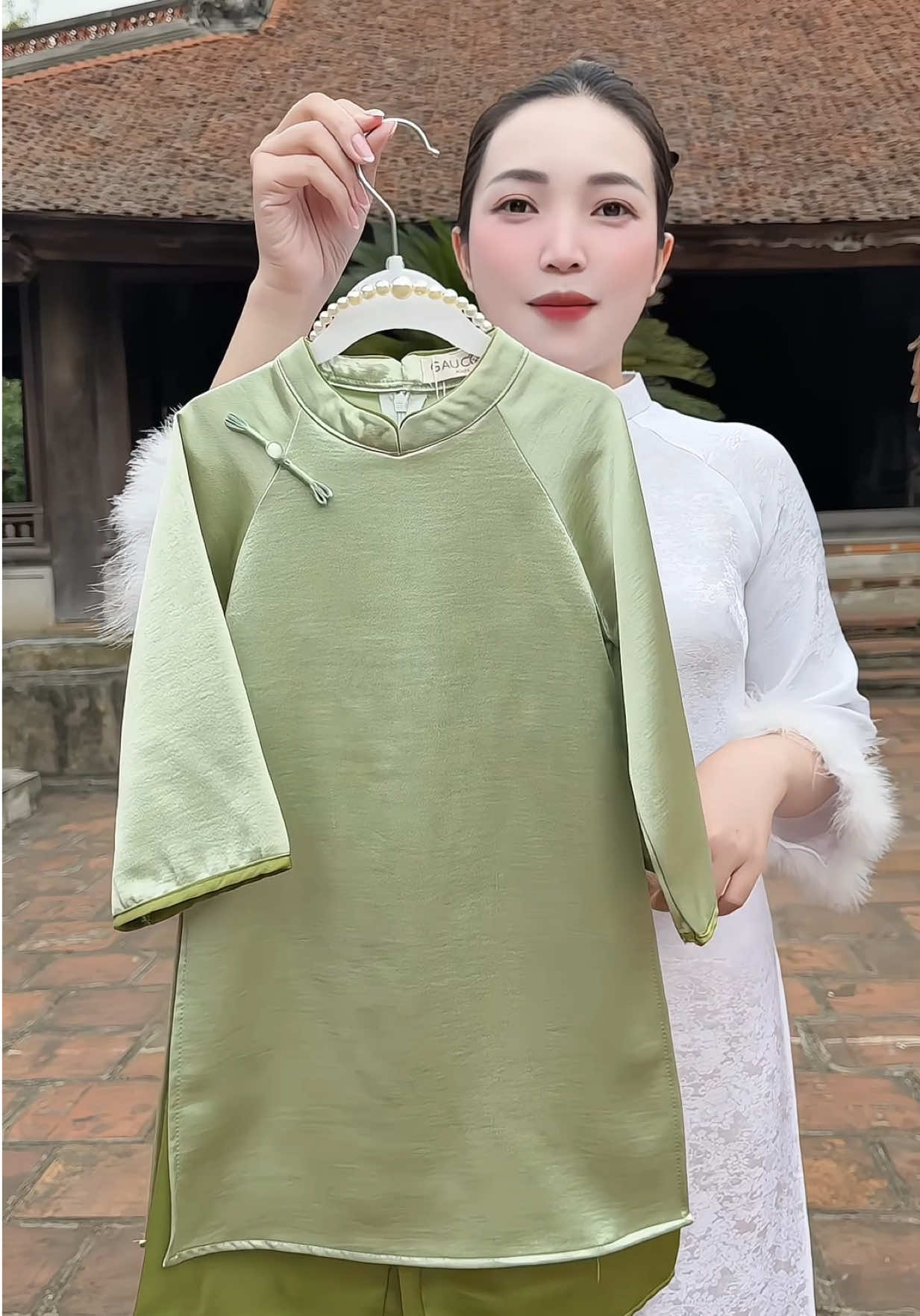 Áo dài tết cho bé gái #meminmax95 #quanaotreem #aodaitetbegai #aodaichobegai #aodaitetchobe 