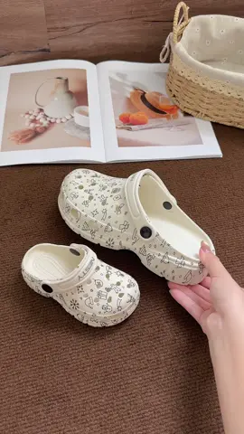 Dép sục Nesty hoạ tiết  #depsuc #depnesty #depxinh #depxinh #tiemgiaycuanang 