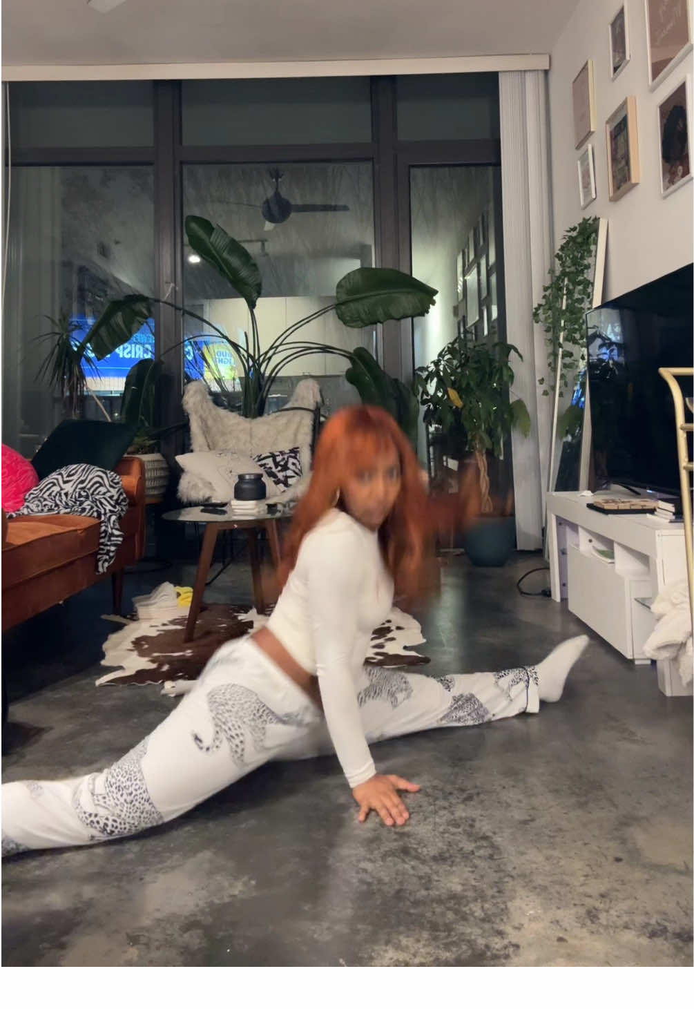 Then you gotta put your hands on your knees 😜 DC: @Kuresha Versace Balenciaga  #vogue #fypシ #dancechallenge #archit #foryourpage 