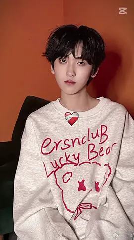 ញុមអរគុណលោកច្រើនមែនទែន ដែរបានទាញញុមចូលមកកាន់ពិភពលោកនេះវិញ ❤️‍🩹 #zuo qihan #tf family 