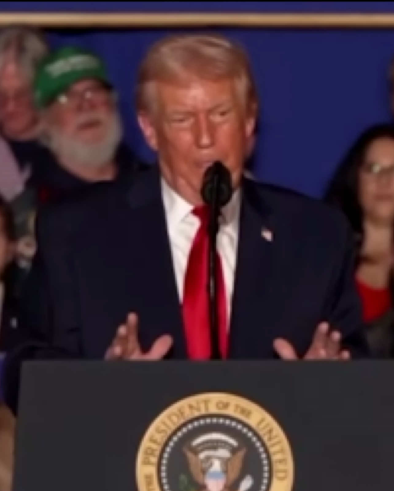 ប្រធានាធិបតីអាម៉េរិក ប្រកាសហៅទូរសព្ទទៅមេដឹកនាំកម្ពុជា-ថៃជាបន្ទាន់ ដើម្បីឱ្យបញ្ចប់សង្គ្រា.ម#sbmnews 