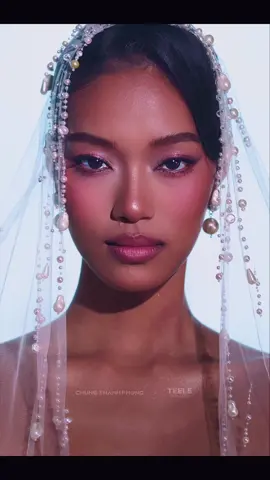 LAI MAI HOA x CHUNG THANH PHONG & TEE LE  Quán quân Vietnam’s Next Top Model 2025 – Lại Mai Hoa xuất hiện trong thiết kế váy cưới sateen đậm chất cổ điển cùng vẻ đẹp vượt thời gian . Lần đầu tiên Chung Thanh Phong và nhiếp ảnh gia Tee Le kết hợp cùng Mai Hoa – một gương mặt sở hữu thần thái và tỉ lệ cuốn hút cùng tác phong chuyên nghiệp. Art director ,Photo & Make up artist : TEE LE @TEE LE PHOTOMAKEUP  Wedding dress : @CHUNG THANH PHONG Bridal  Location : Hilton SaiGon #chungthanhphong #fashion #chungthanhphongbridal #laimaihoa #teele #teelestudio