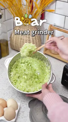 Bear meat grinder pwede pwede sa png pamilya#bear #bearphelectric #meatgrinder #checkoutnow #fypシ゚viral🖤tiktok☆♡🦋myvideo 