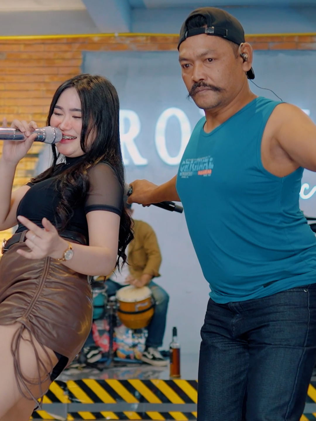 Ra keno tak kandani, yen ngono aku ra sudi Lilakno aku bali, wong tuwaku kuat ngingoni @ainizamma.real FT @mulyobasuki02 - MISTER MENDEM #mulyobasuki #mistermendem #ainizamma