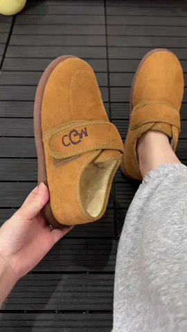 Giày đẹp lắm nha, chất đẹp mang êm chân #giaynu #giaytrungnien #giaylotlong #giaymuadong 