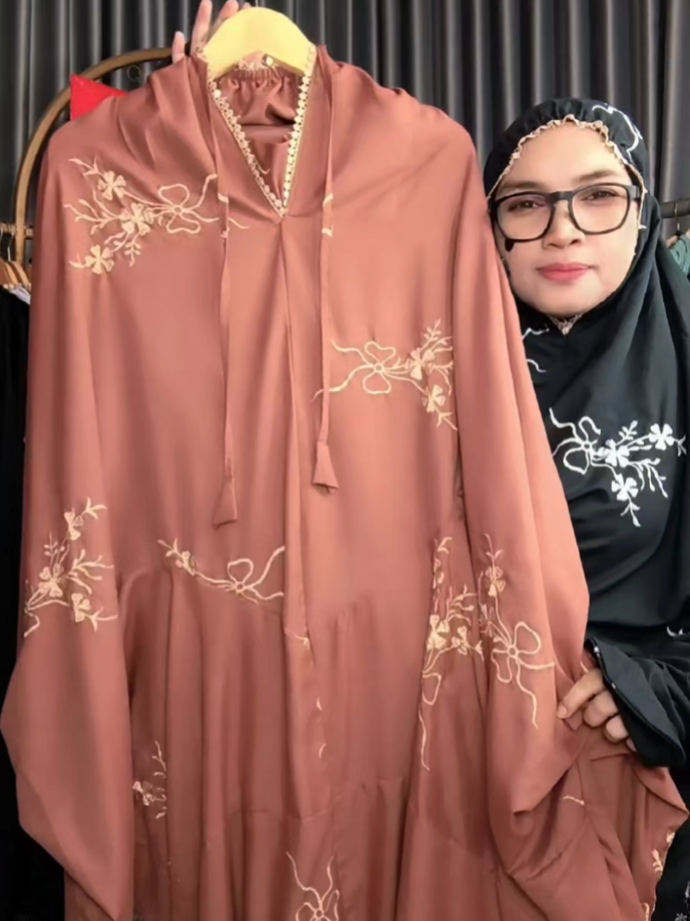 HARGA PROMO‼️MUKENA TERUSAN JUMBO FULL BORDIR BAHAN KATUN ADEM LEMBUT TIDAK MENERAWANG #mukena #mukenaterusan #mukenalajuran #mukenajumbo #mukenabordir 