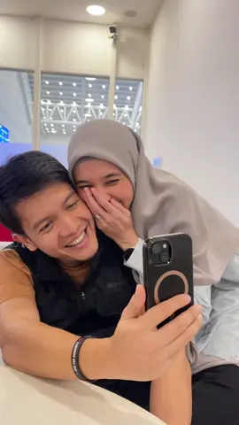 Udah bete duluan aja, padahal cewe cantiknya kamu loh sayang🤭 @Dhini Aminarti 