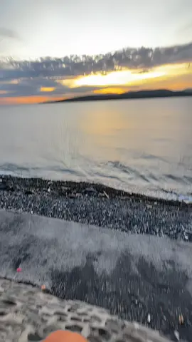 Watudodol dengan sunrisenya🌤️ #banyuwangi #watudodolbanyuwangi #beranda #4u 