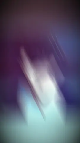 Phần 10 || Sung Jin-Woo (성진우) là na9 trong Solo Leveling. Biệt danh: Shadow Monarch / Vị Vua Bóng Tối. Vai trò: Hunter hạng E → Sức mạnh max ping, tính cách: Trầm, ít nói, nhưng thương gia đình hết nấc. • Sức mạnh chính: 1. Shadow Extraction Kỹ năng huyền thoại — hồi sinh xác quái làm bóng của mình. → Có nguyên một quân đội shadow cực ngầu: Igris, Beru, Iron,… 2. Shadow Exchange Dịch chuyển tức thì tới vị trí của bất kỳ shadow nào.→ Chạy map nhanh như hack. 3. Tăng Level Vô Hạn Không có giới hạn sức mạnh.→ Cày quái là lên cấp, lên là mạnh. 4. Magic Resistance cao Chịu đòn phép mạnh tới mức pháp sư nhìn muốn bỏ nghề luôn 😭 5. Quyền năng của Shadow Monarch Sau này ảnh hoàn toàn kế thừa sức mạnh của Vua Bóng Tối: Điều khiển bóng tối, triệu hồi bóng không giới hạn, hồi sinh cả đội quân Titan cỡ nào cũng chơi được • Tính cách: Yêu mẹ và em gái cực kỳ, sống tình cảm nhưng ngoài mặt “cool ngầu”. Khi chiến đấu = lạnh lùng, im re, đánh phát nào chất phát đó • Fun fact: Từ “nhược tiểu hạng E” thành “ngầu bá tánh” là nhờ cái Hệ Thống chọn đúng người. Mỗi lần ảnh nói “Arise”… fan xỉu hàng loạt 😭 • Ngoại hình: * Trước khi thức tỉnh (hạng E): Tóc đen, xù nhẹ, nhìn hơi rối rối, dáng người gầy, trông yếu hơn người bình thường, mắt đen, hơi buồn buồn. Gương mặt hiền, kiểu “em trai nhà bên”, nhìn muốn bảo vệ ổng luôn. * Sau khi có Hệ Thống: Tóc đen mượt và sắc nét hơn, đỉnh đầu hơi rũ xuống → vibe “cool boy”, mắt chuyển sang màu xám đen đậm, lúc dùng sức mạnh thì ánh lên màu tím lạnh siêu ngầu. Cơ thể: đẹp như tạc, vai rộng, cơ bụng rõ, tay săn chắc, chiều cao nhìn chung ~ 1m80 (webtoon thể hiện vibe cao, dáng chuẩn model), da trắng nhưng không kiểu yếu ớt, mà kiểu “trắng ngầu”. * Khi thành Shadow Monarch: Ánh mắt phát sáng tím, xung quanh luôn có bóng tối tỏa ra. Khi triệu hồi shadow thì bóng sau lưng ảnh dựng lên, nhìn kiểu: “Trùm cuối xuất hiện”. Aura đen tím bao quanh, lạnh nhưng cuốn cực kỳ, Cool – Lạnh – Ít nói – Mà đẹp trai muốn xỉuuuu. Nét mặt sắc, cằm gọn, dáng đứng thẳng, ngầu từ đầu đến chân. || #sungjinwoo #sololeveling  #kimyeoneu🚩 #etwiucte #xhh 