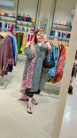 O ham🙈🤍#foryoupage #sanamkhan #foryou 