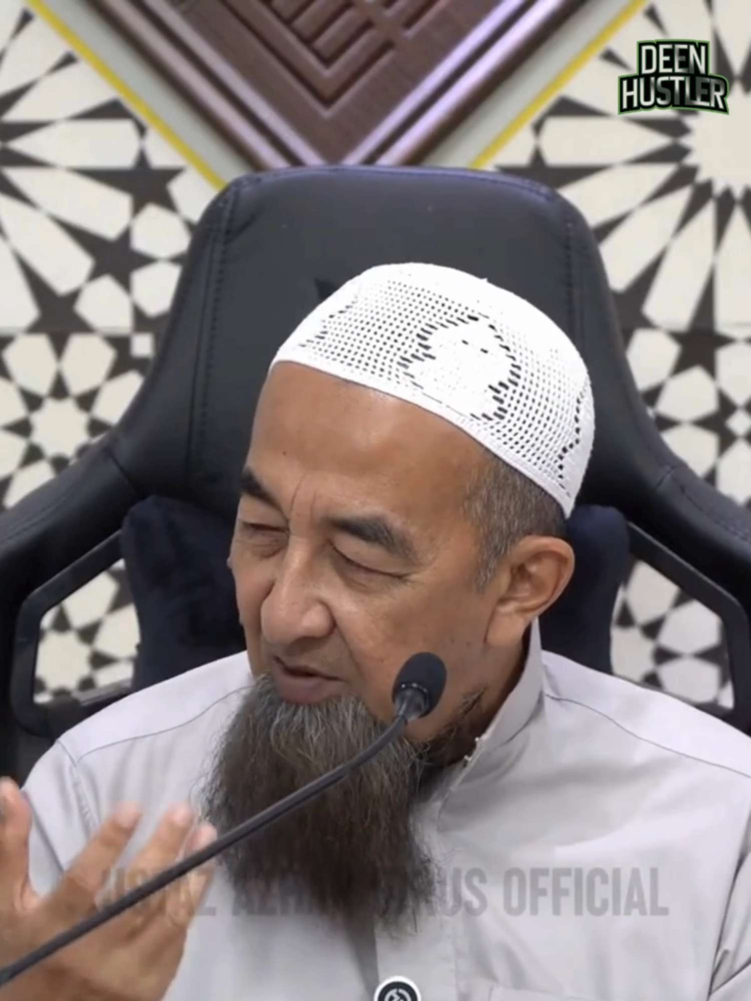 Part 228 | Hukum sendawa ketika solat. #ustazazharidrus #uai  #fyp #ceramah #dakwah #islam  #22jamadilakhir#jamadilakhir  #freepalestine #thedeenhustler