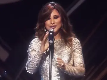 ‏لما يلتقي صوت جبل لبنان مع صدى صحراء المملكة بيرجع العز لمسارح السعودية بوجود الكبيرة نجوى كرم ❣️ - ‎#نجوى_كرم_في_الرياض @Najwa Karam 