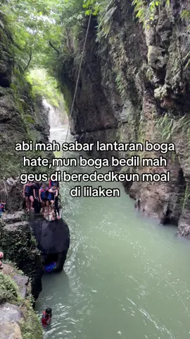 Saatnya bareng-bareng rasain sensasi petualangan seru di sungai alami Pangandaran! Dari briefing, pemanasan, sampai meluncur di arus sungai — semua dipandu oleh tim profesional. Ini bukan cuma tentang keberanian, tapi juga tentang kekompakan dan semangat kebersamaan! 💪 Bawa teman, keluarga, atau komunitas kamu dan nikmati pengalaman tak terlupakan di Ciwayang & spot body rafting terbaik lainnya di Pangandaran! 📍 Lokasi:Ciwayang Body Rafting 📞 Booking: Admin – 081-319-001-970 #bodyraftingpangandaran #jawabarat #pangandaran #bodyraftingciwayang #ciwayangbodyrafting 