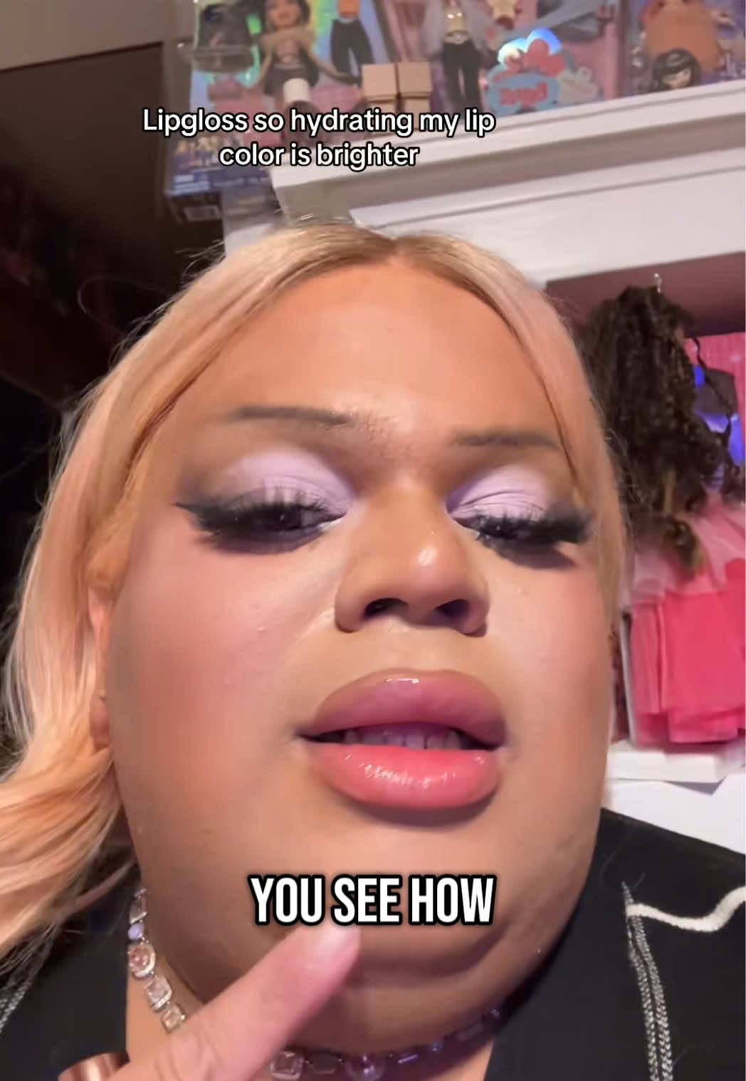 @Jools Lebron this is a dream and I dont want to wake up, you are absolutely stunning inside and out😌✨💕 #makinglipgloss #lipgloss #lipglossbusiness #lipglossmixing #lipglossmaking #mixinglipgloss #SmallBusiness #smallbusinesstiktok #sushyglow #lonlonranch #lonlonmilk #smallbusinesstiktok #zeldainspired #zeldamajorasmask #zeldamakeup #milklipgloss #milkgloss #sensitiveskin #fairybottle #ocarinaoftime 