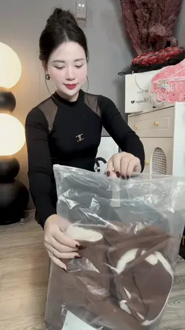 Màu nâu tây dã man🥰#phôidoxinhuhuong #phôidoxinh #setdoxinh #quànaoquangchau #thoitrangtiktok 