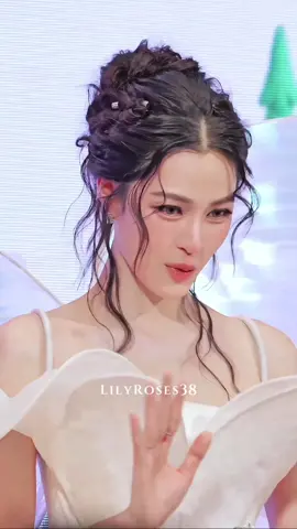 Tuyệt sắc giai nhân👸👸 #FairiesLingOrmAtTheMall  #lingorm #lingorm_vnofc  @Lingling Kwong @ออมออมเอง:^D 