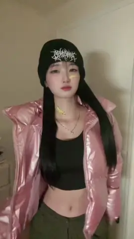 글로시 패딩 입으면 이미터밖에서도 나만 보임 #fyp #추천 #07 