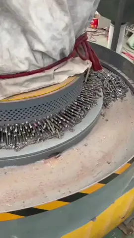 La parte 2 está disponible en el canal UMBRAL1k en YouTube. Puedes encontrar el enlace en la bio o buscar “Umbral1K” directamente en YouTube. #askreddit #redditespañol #tiktokespaña #terror #historiasreddit   